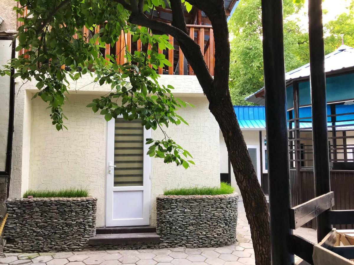 Park Hostel Osch Exterior foto