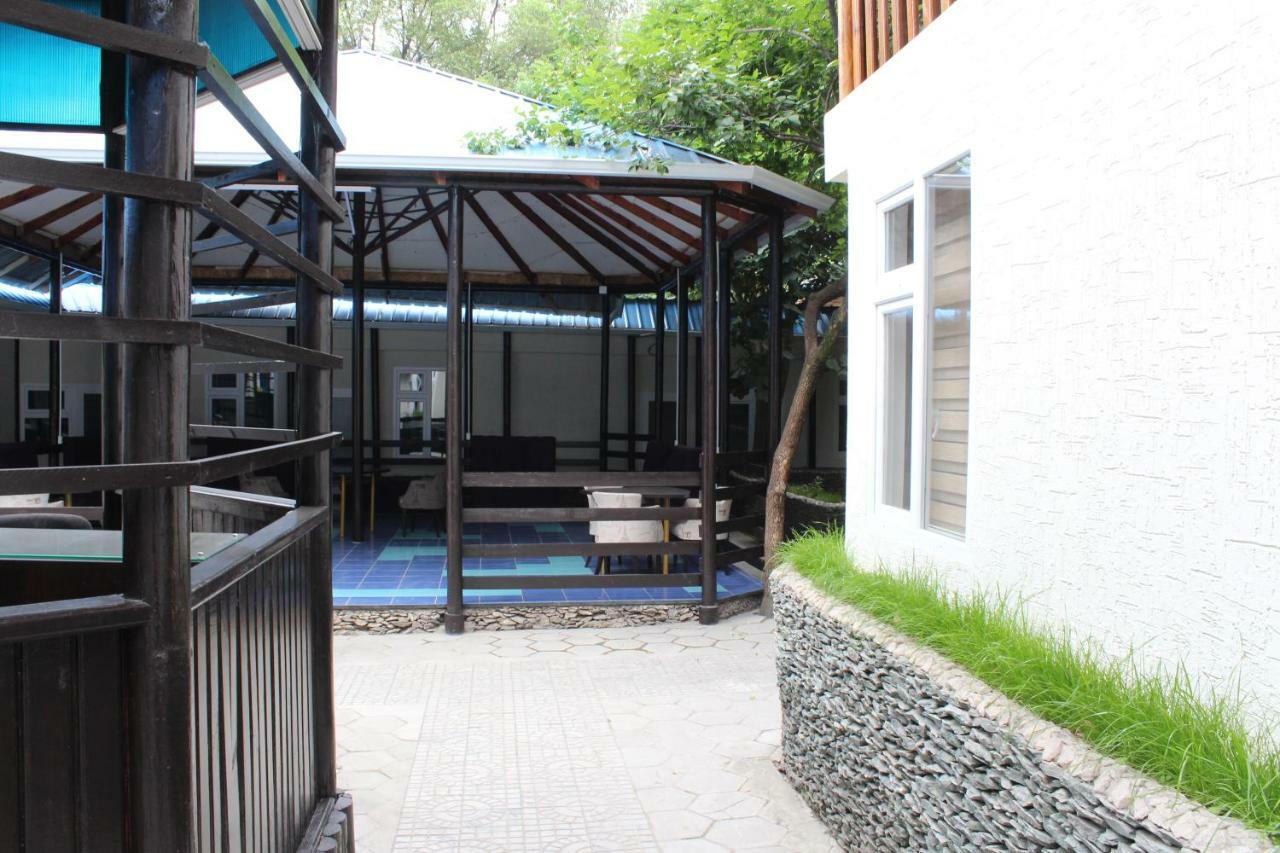 Park Hostel Osch Exterior foto