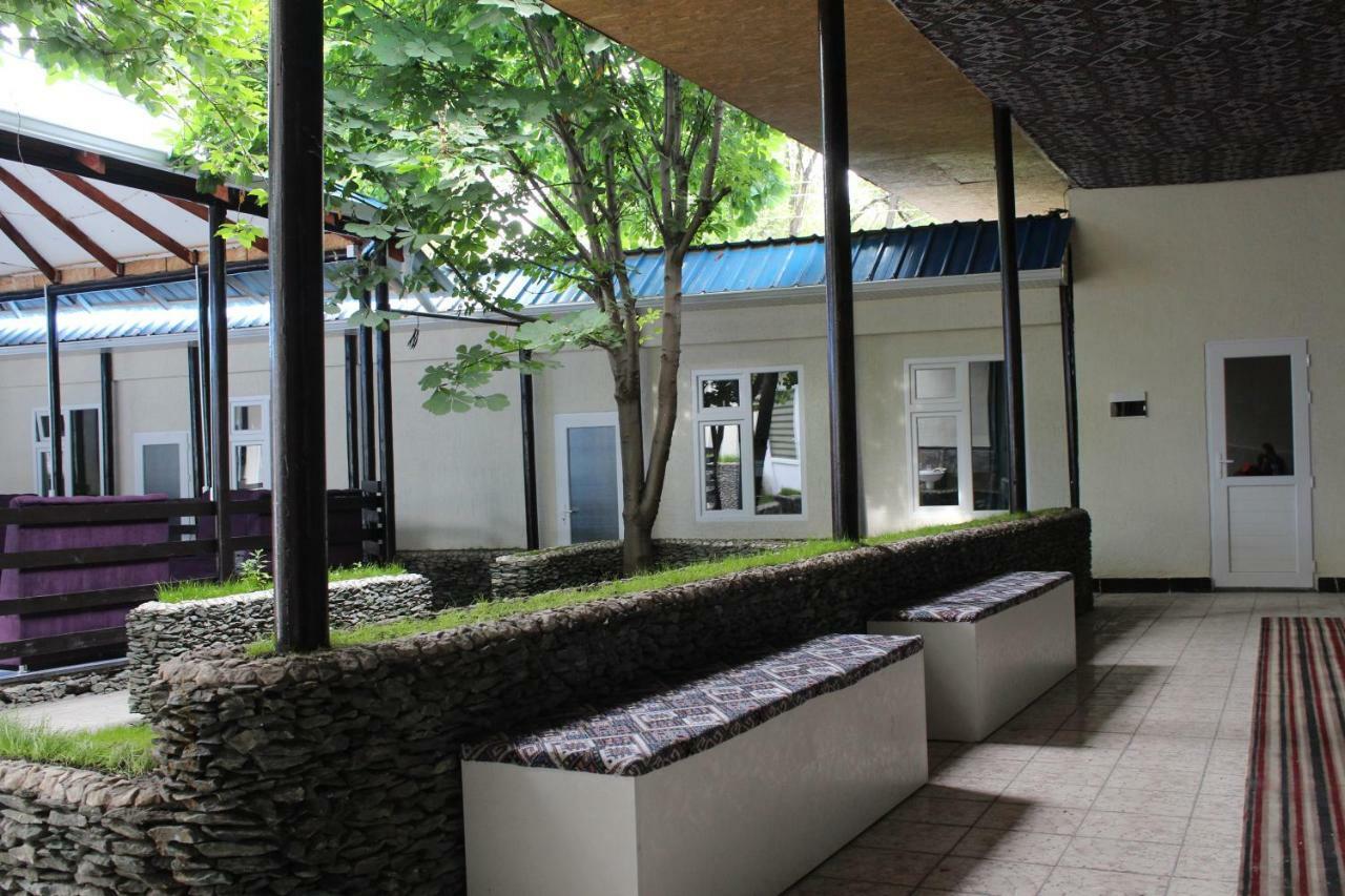 Park Hostel Osch Exterior foto