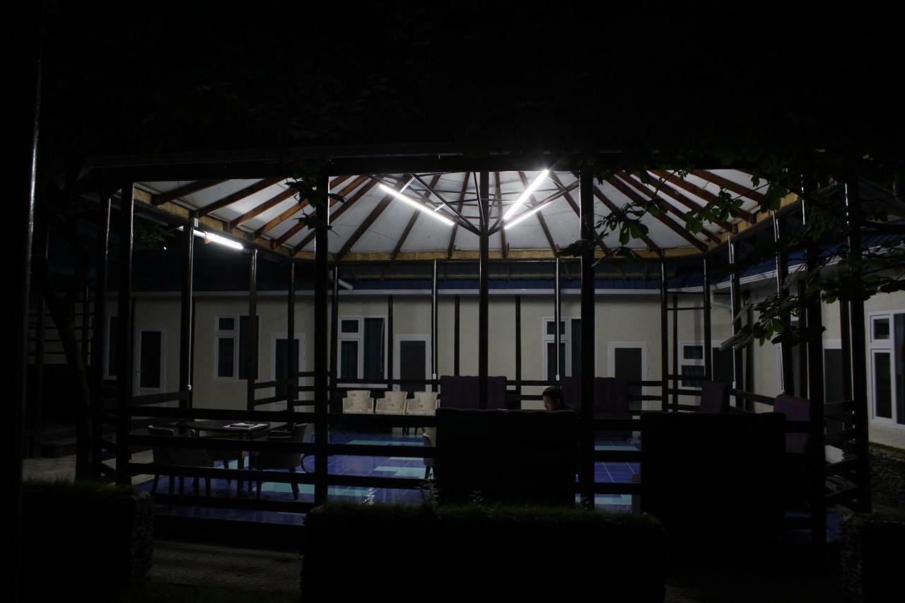 Park Hostel Osch Exterior foto